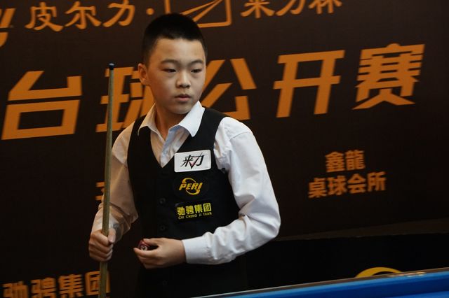 他是场下的 他是场下的