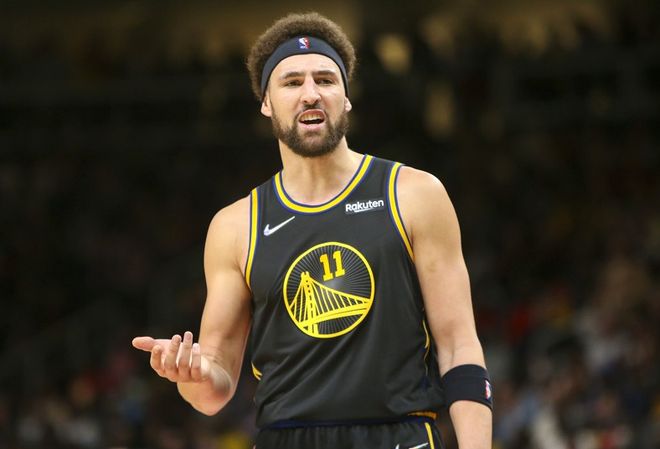 在湖人忙于 在湖人忙于