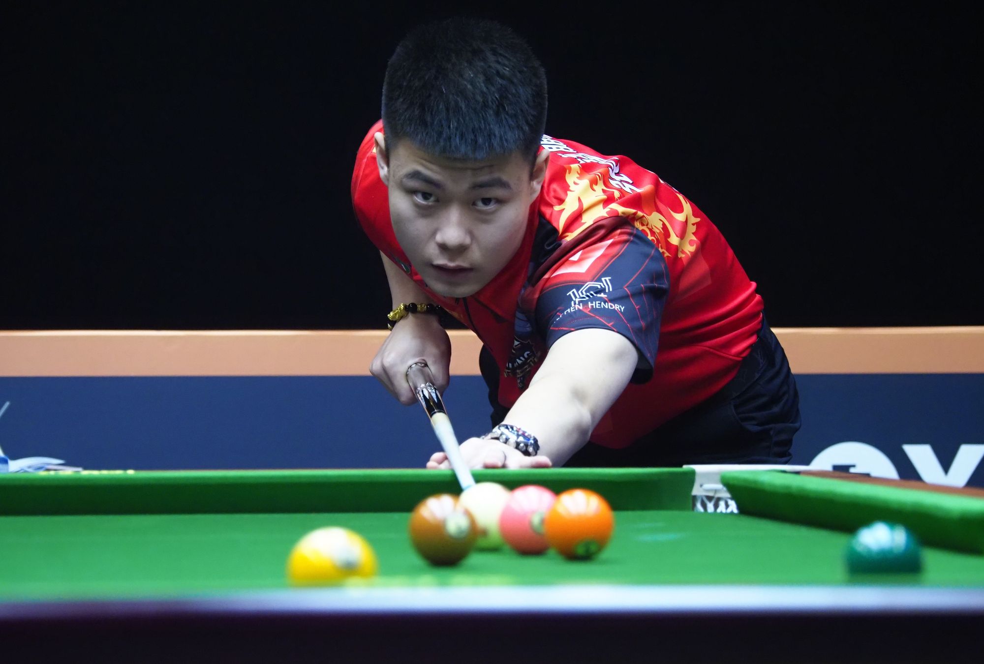 仅承载了两 仅承载了两