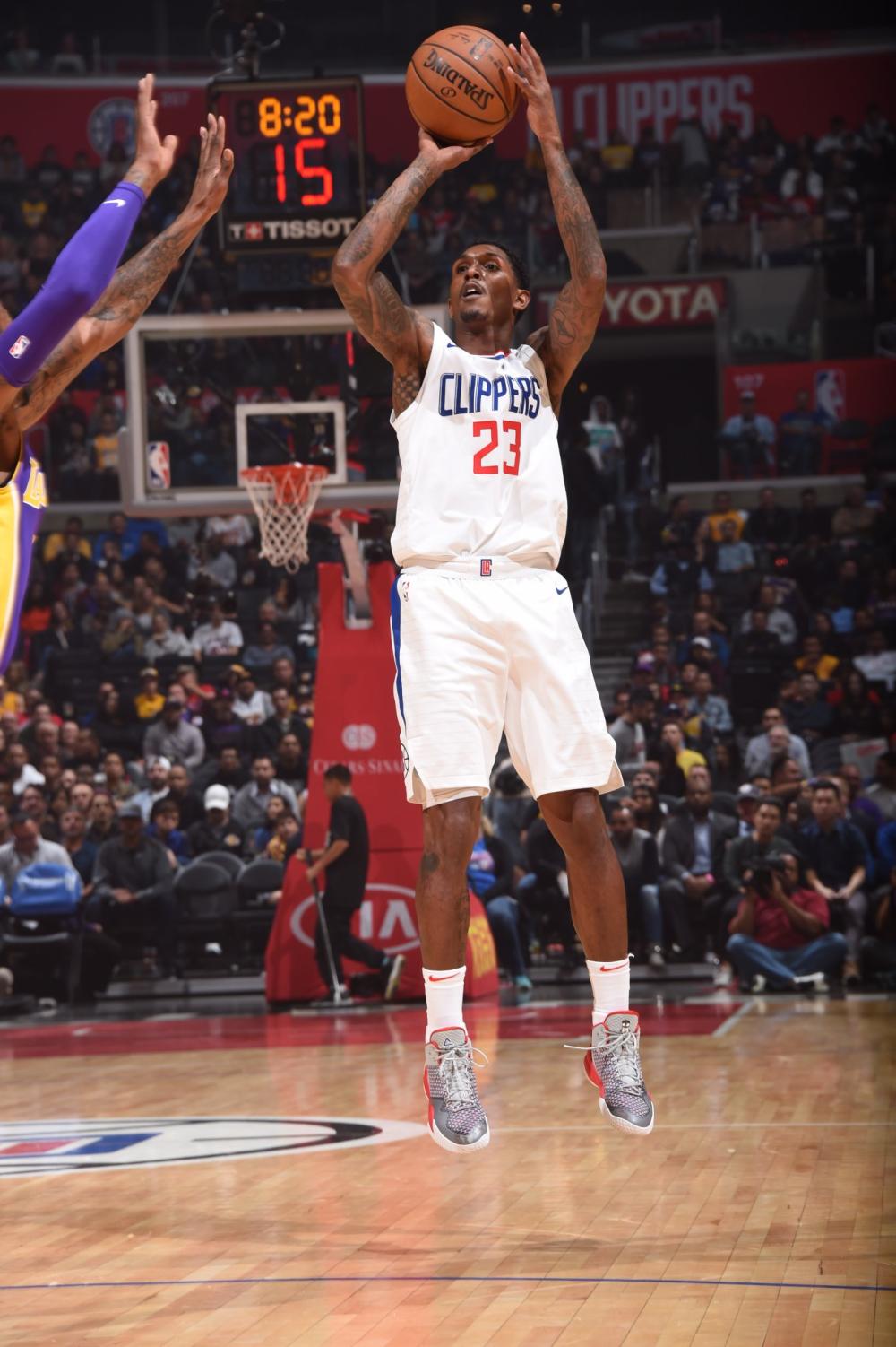 凭借布朗的 凭借布朗的