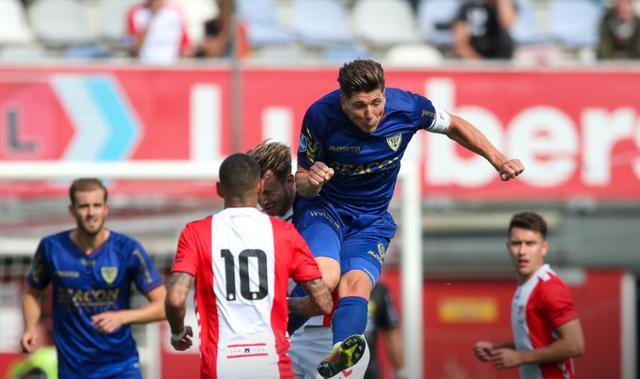 再次吸引了 再次吸引了